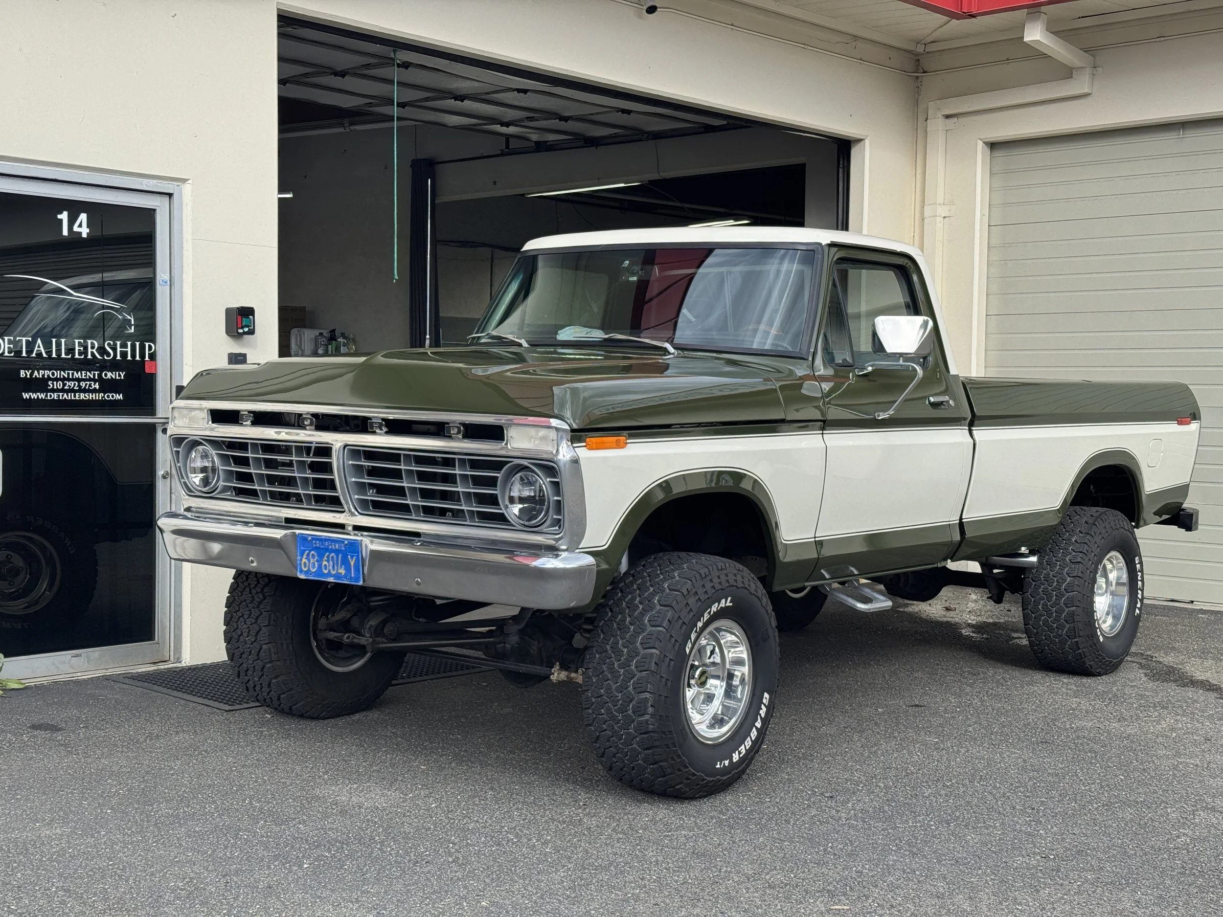 1975 Ford F100 (Custom Single Stage)