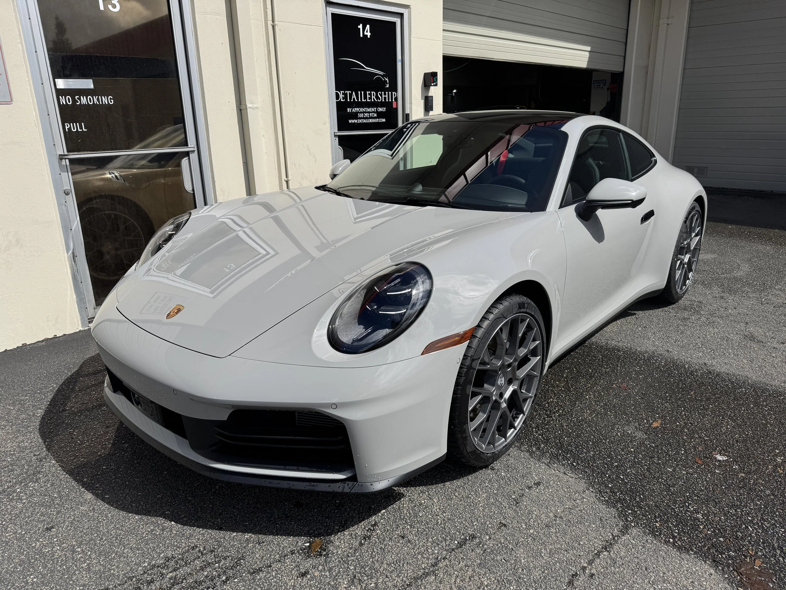 2025 Porsche 911 Carrera (Chalk)