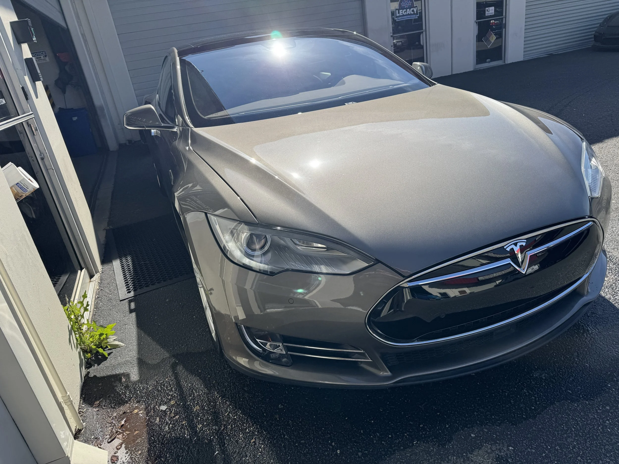 2015 Tesla Model S (Titanium Silver Metallic)