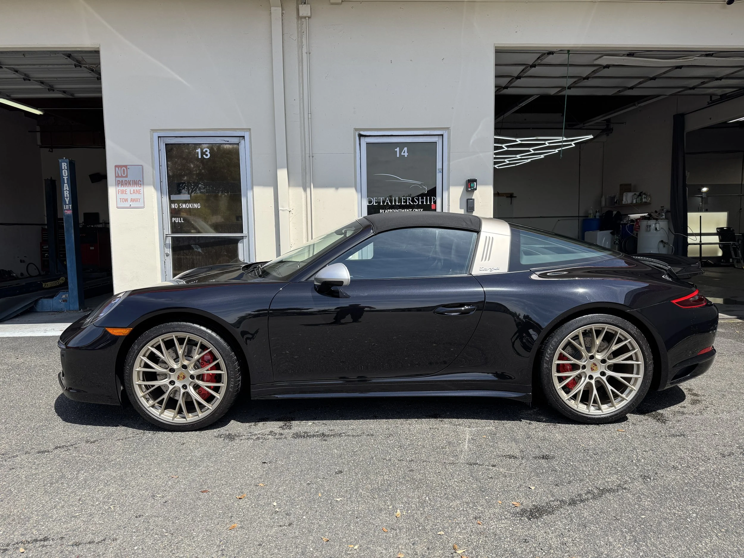 2019 Porsche 911 991.2 Targa GTS (Jet Black Metallic) Exclusive Manufaktur Edition