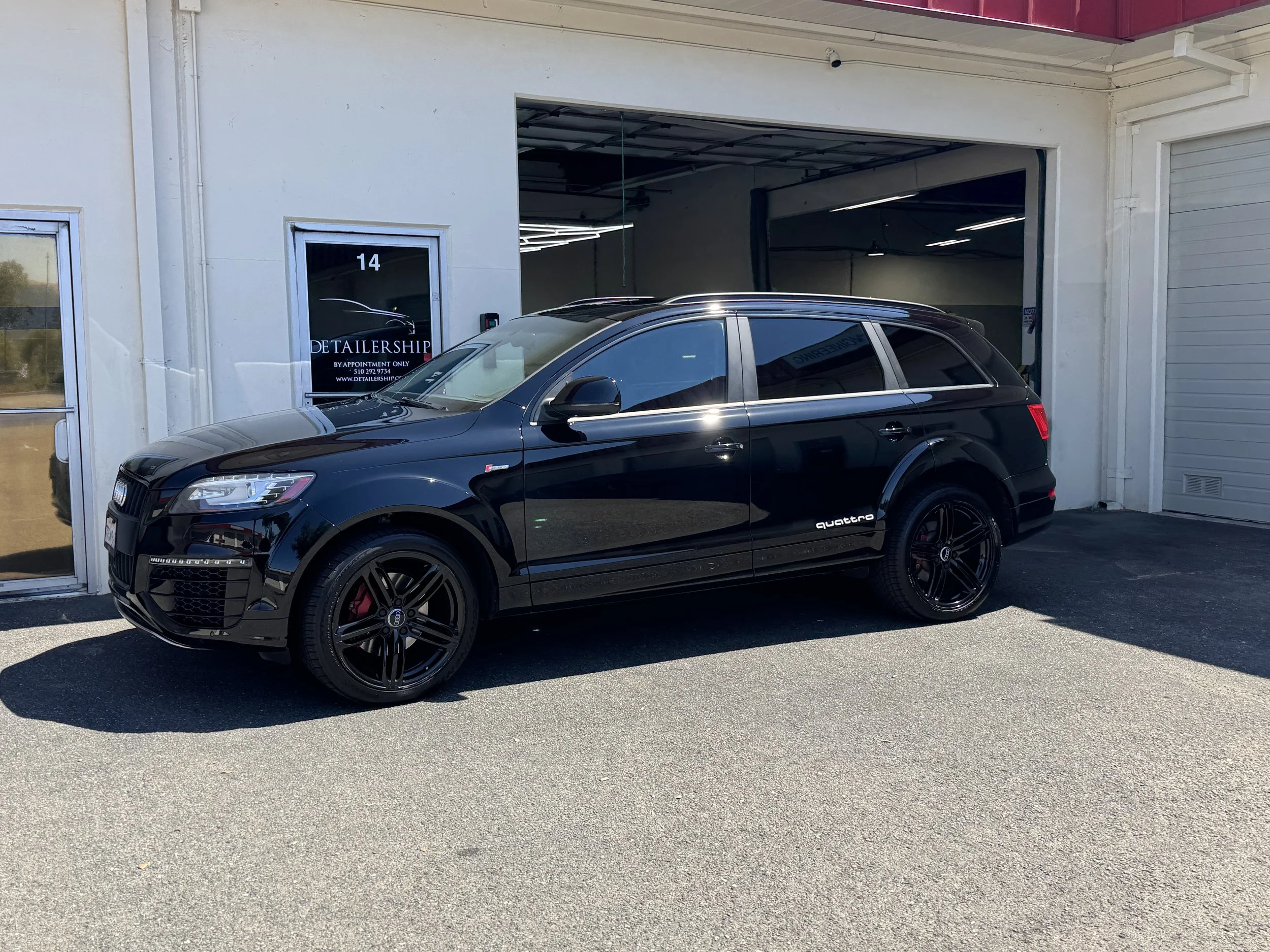 2017 Audi Q7 (Black)