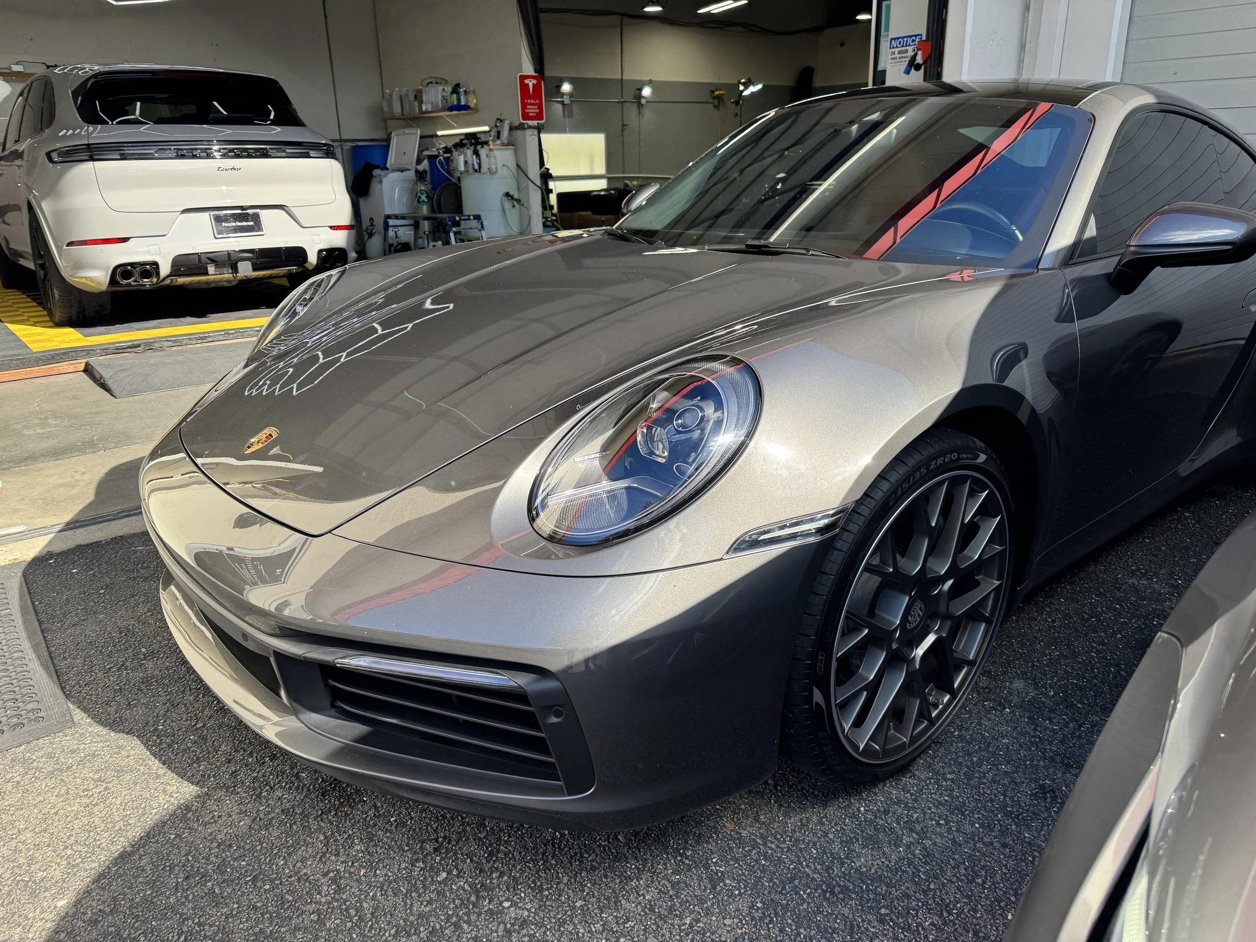 2020 Porsche 911 Carrera (Agate Grey)