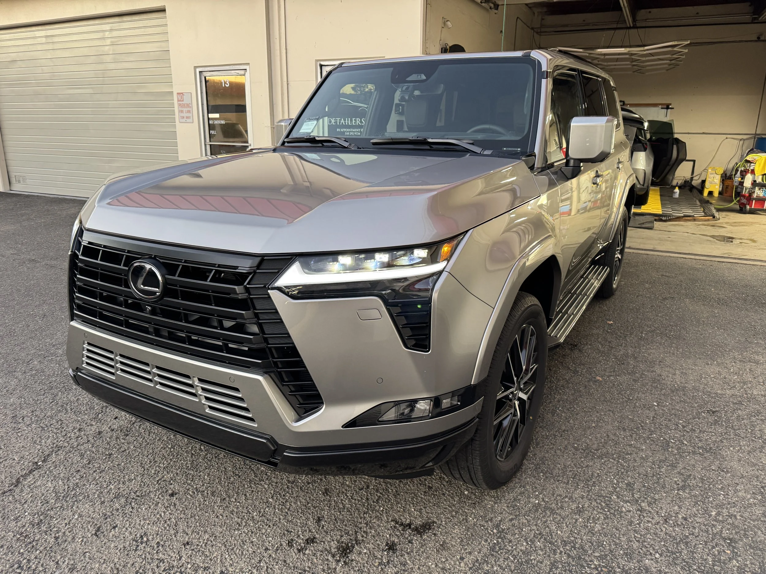 2025 Lexus GX550 (Atomic Silver)