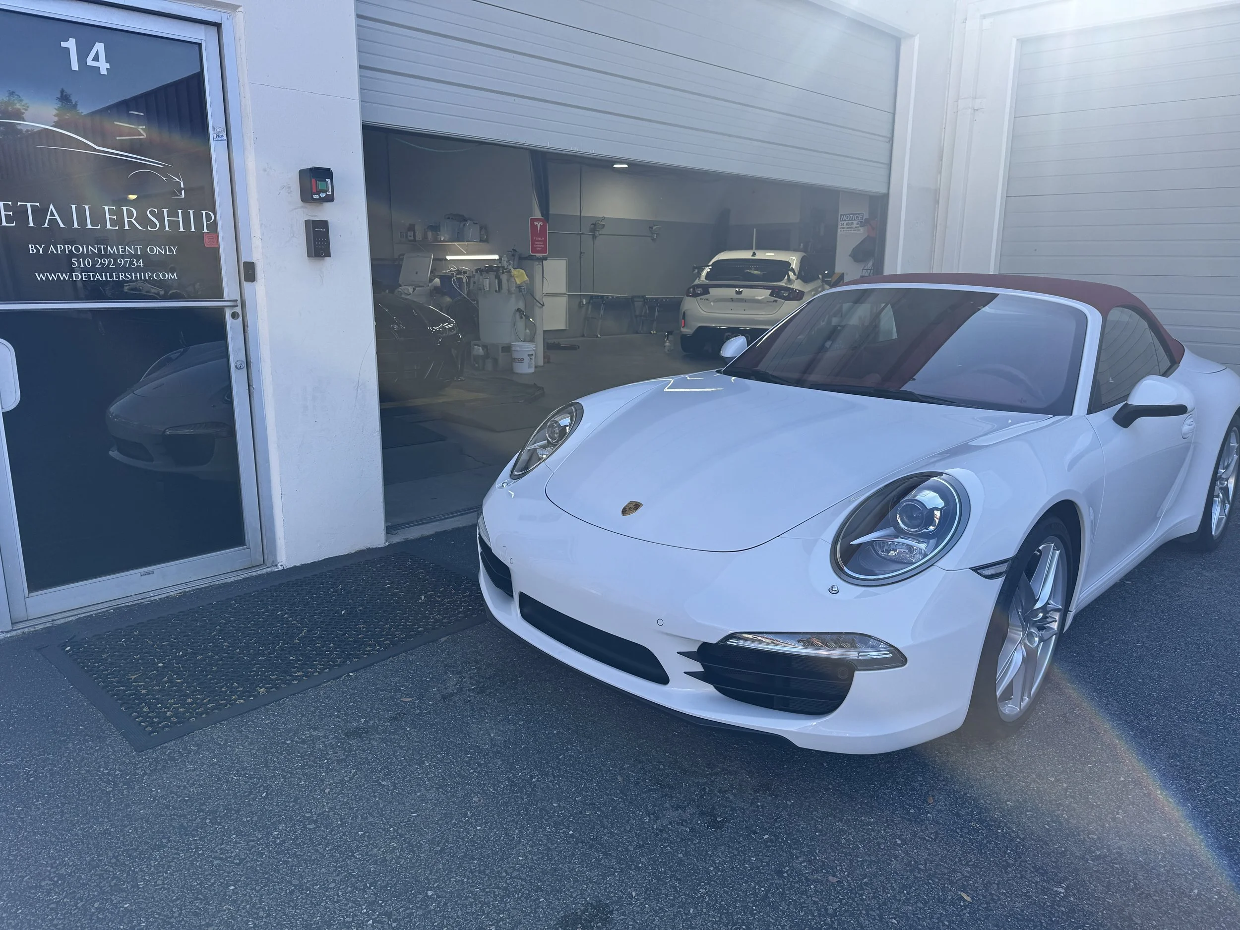 2012 Porsche Carrera Cabriolet (Carrara White)