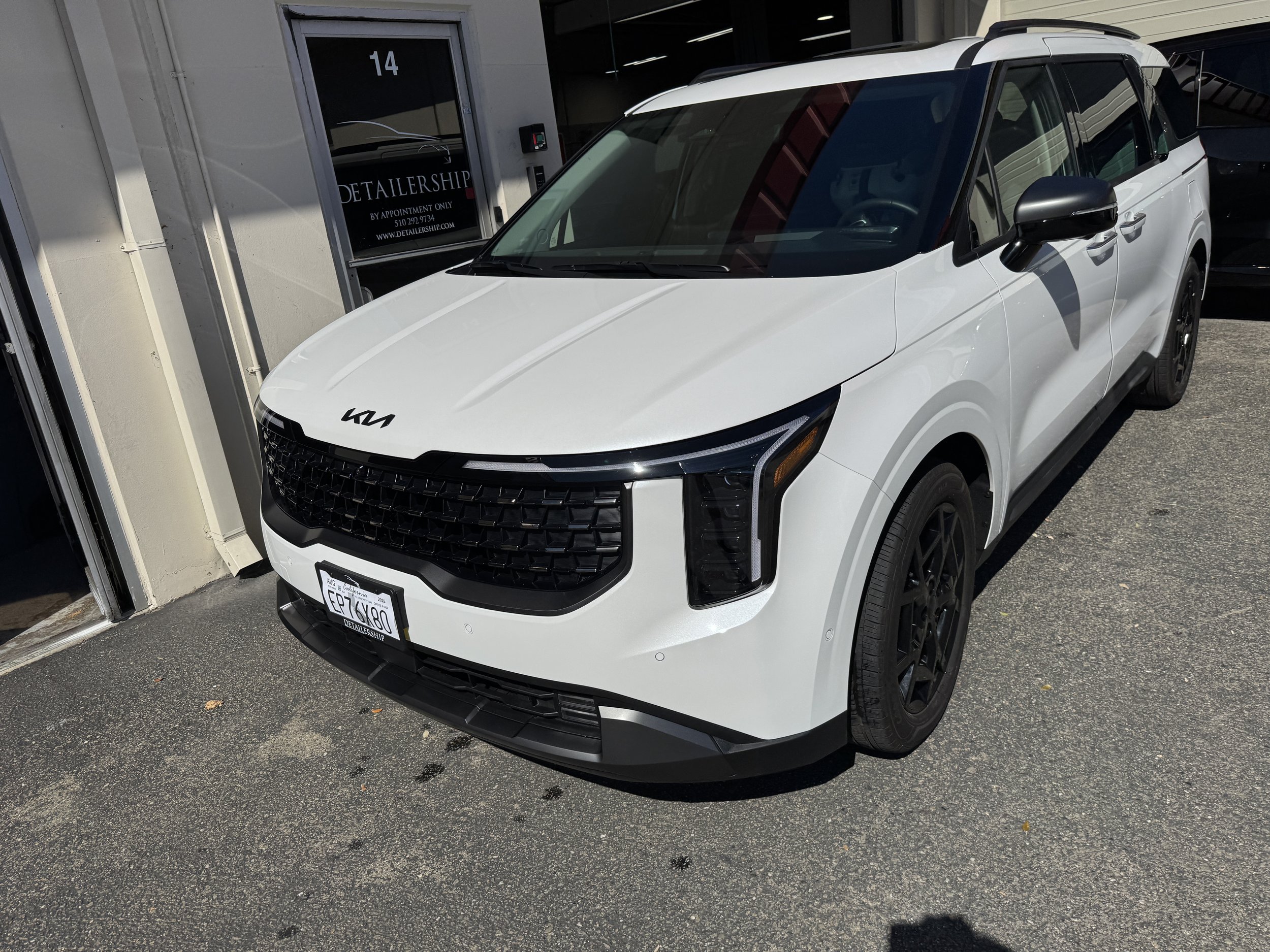 2026 Kia Carnival (Snow White Pearl)
