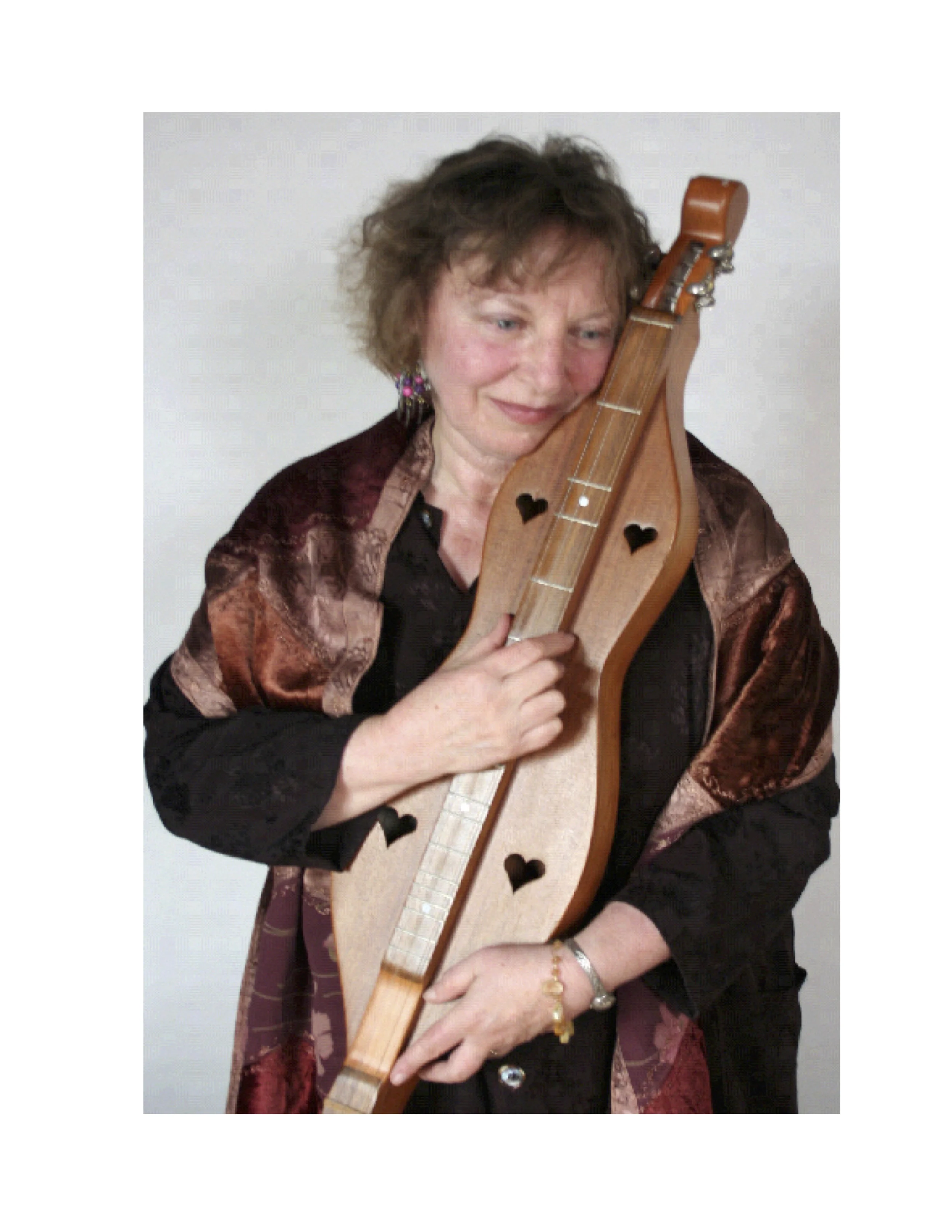 Naomi Rose with dulcimer. photo credit: Lucie LeBlanc