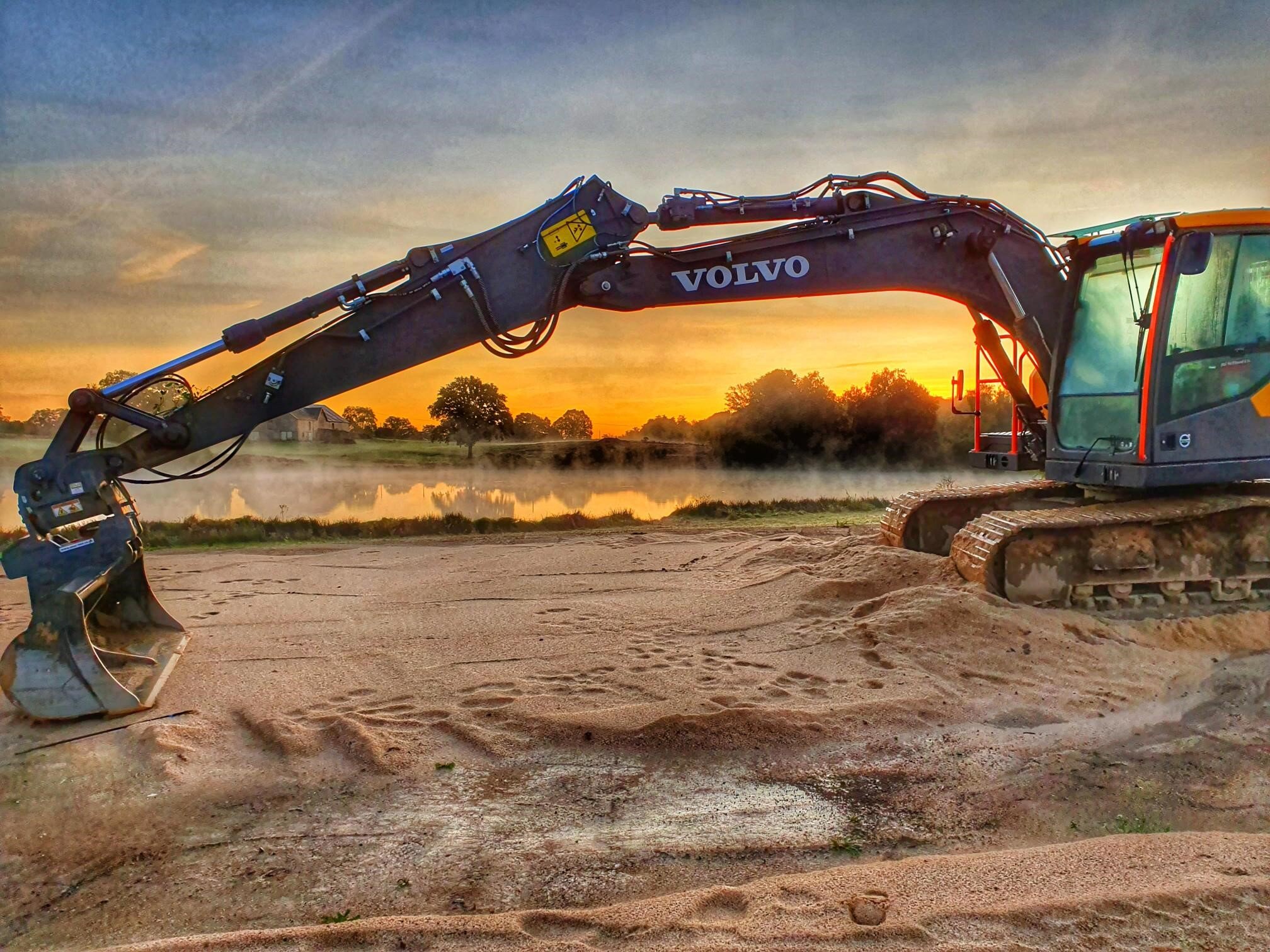 digger lake.jpg