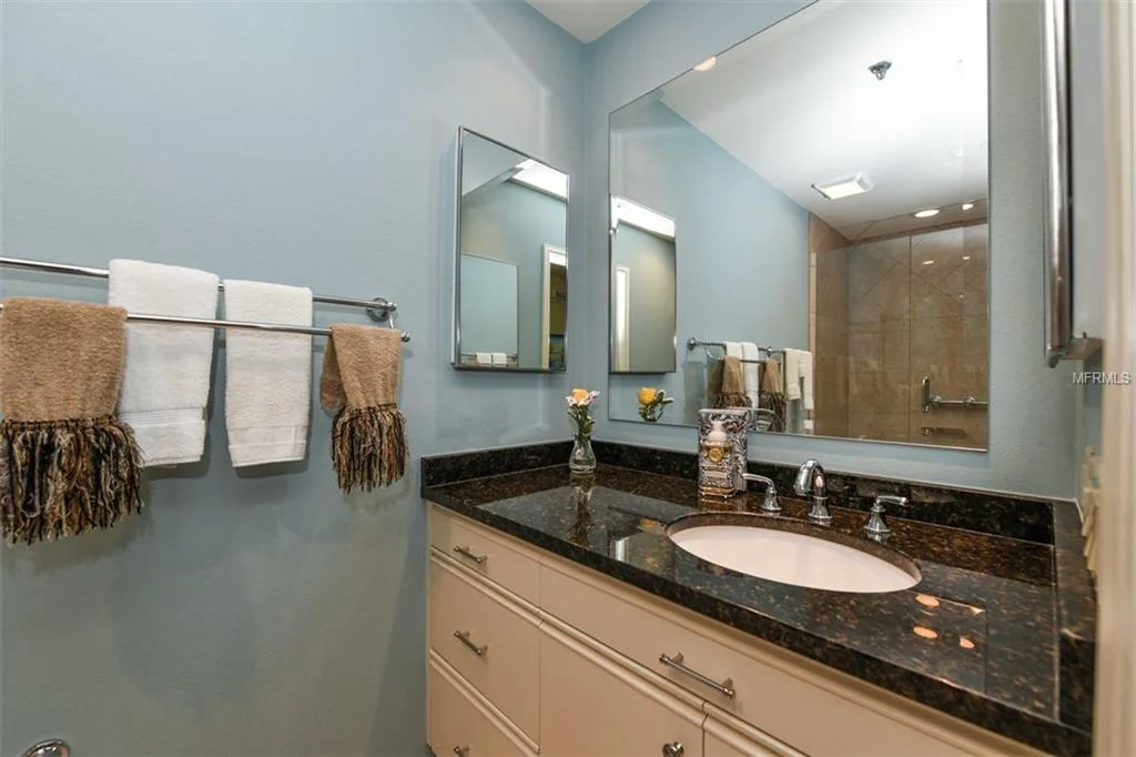 2341 bath.jpg