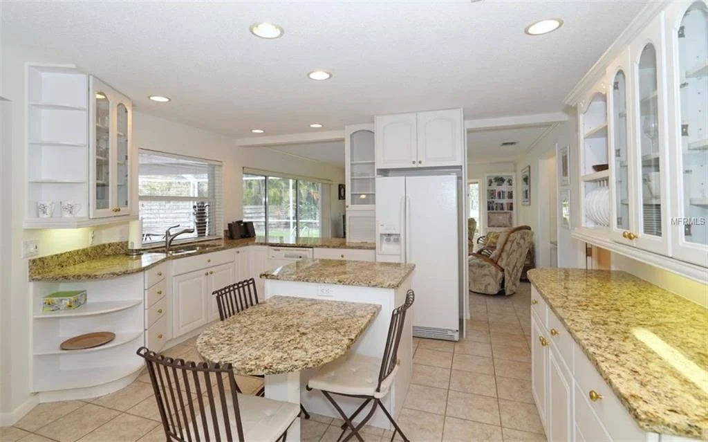 5440 Azure way kitchen 2.jpg