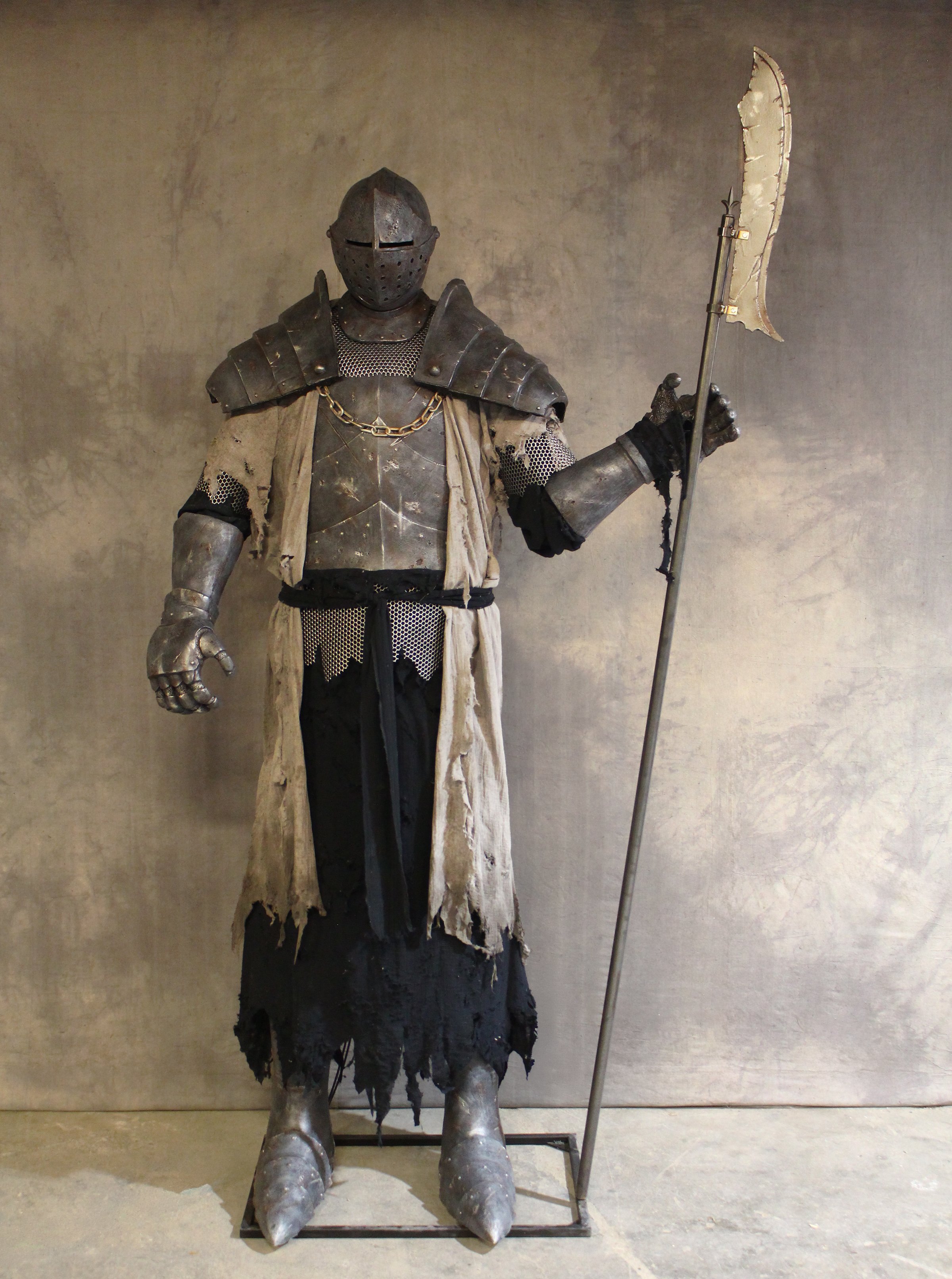 Colossal Knight 1.jpg