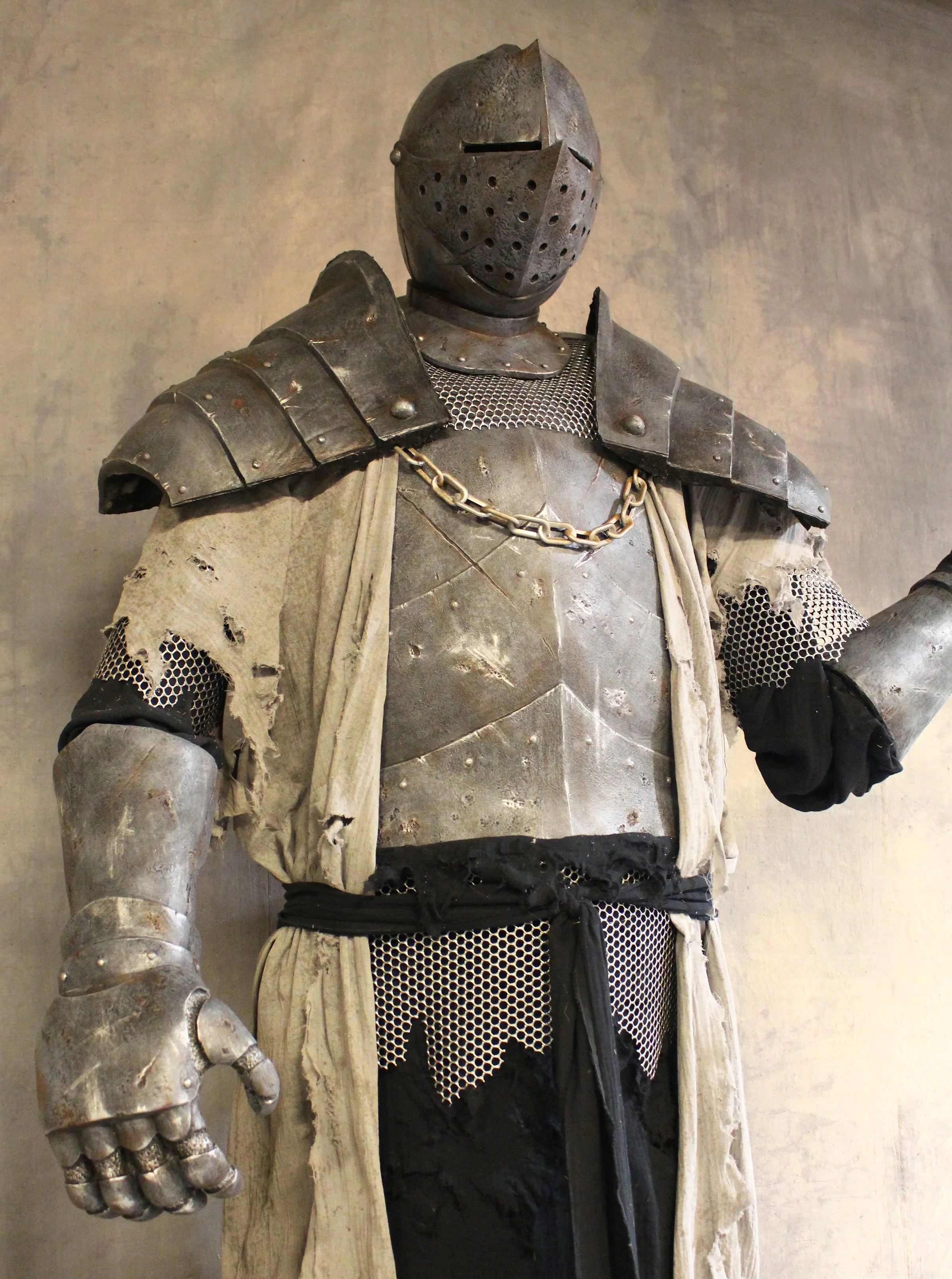 Colossal Knight 3.jpg