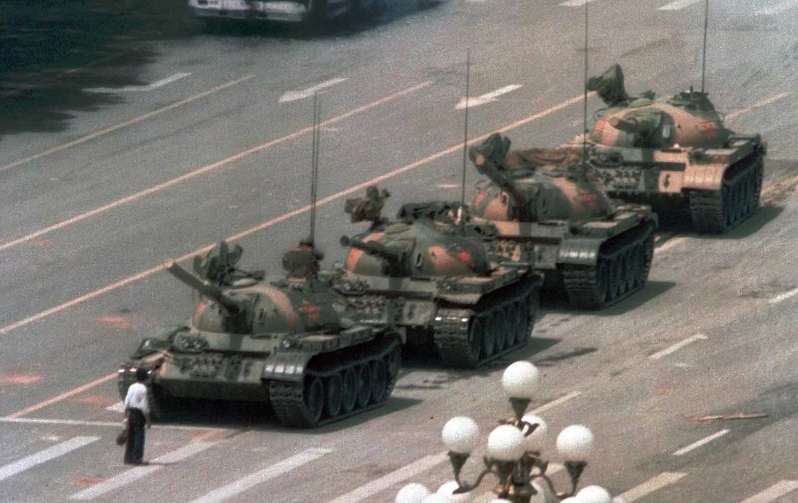 Tiananmen_Square_protests_1989.jpg