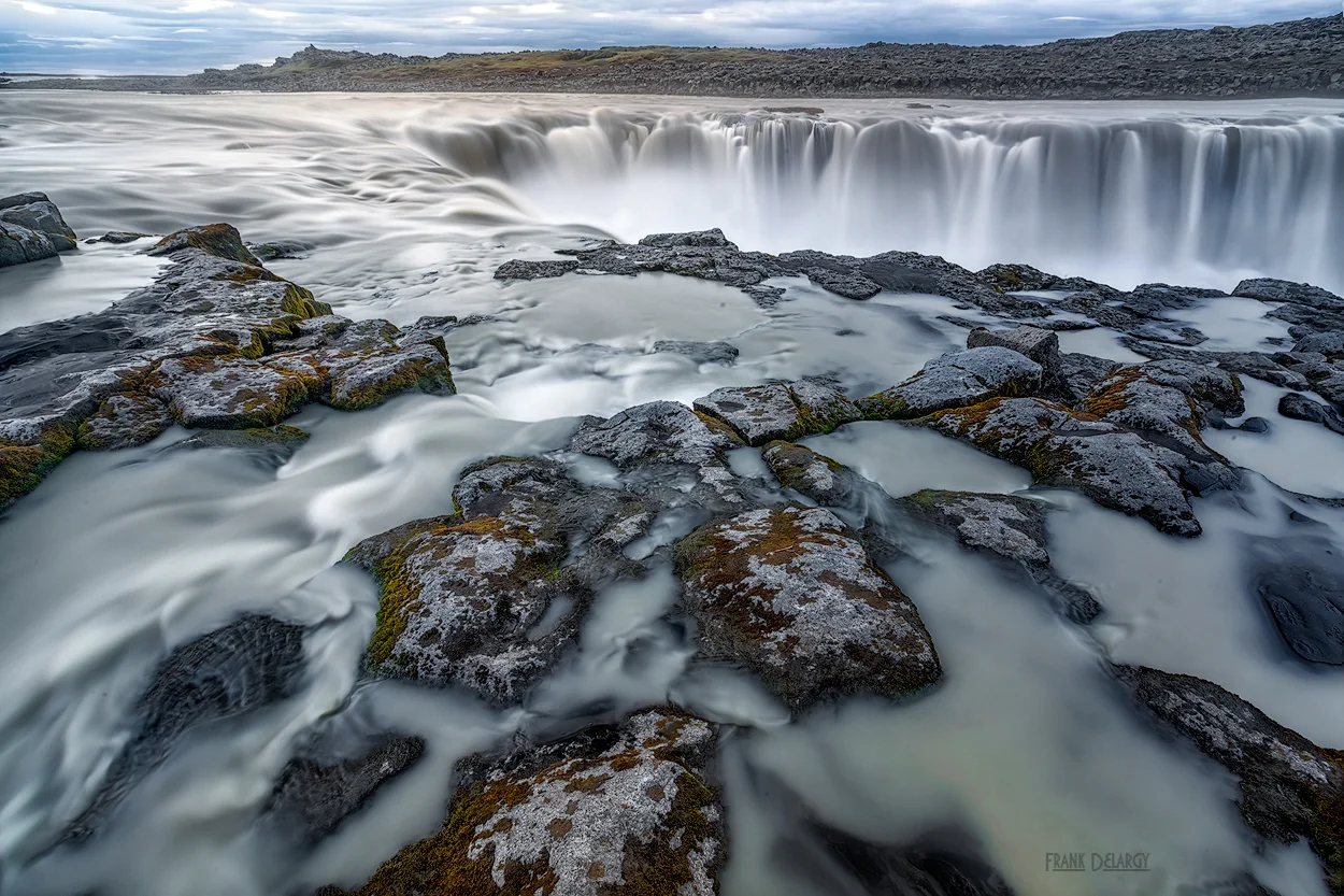 _DSC2027-waterfall-edge-2a.jpg