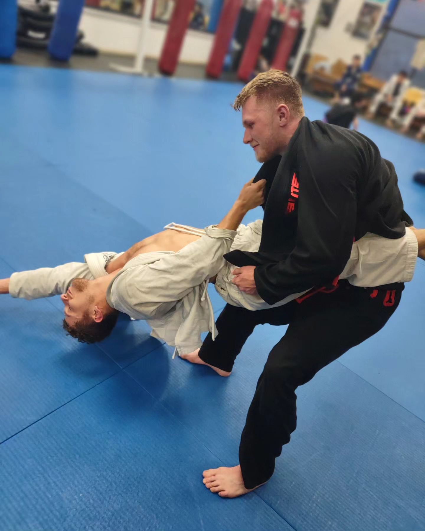 If you can't dance with your training partners... Are they even worth having? Come dance the art of Jui Jitsu with @cameronmetcalf45 and @ezra_fekkes #juijitsu #bjj #grappling #wrestling #805mma