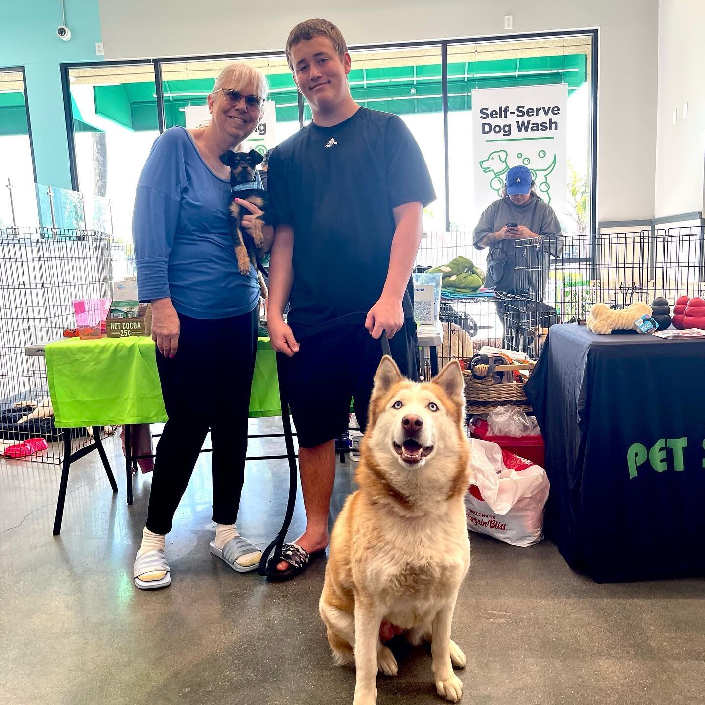 Thank you to @psp_brea in brea for hosting us yesterday! Ruby and Donner found their forever homes thanks to them! And a few got up coming appointments this week too!

If you&rsquo;re looking for great selections on food for your pets, Pets Supplies 