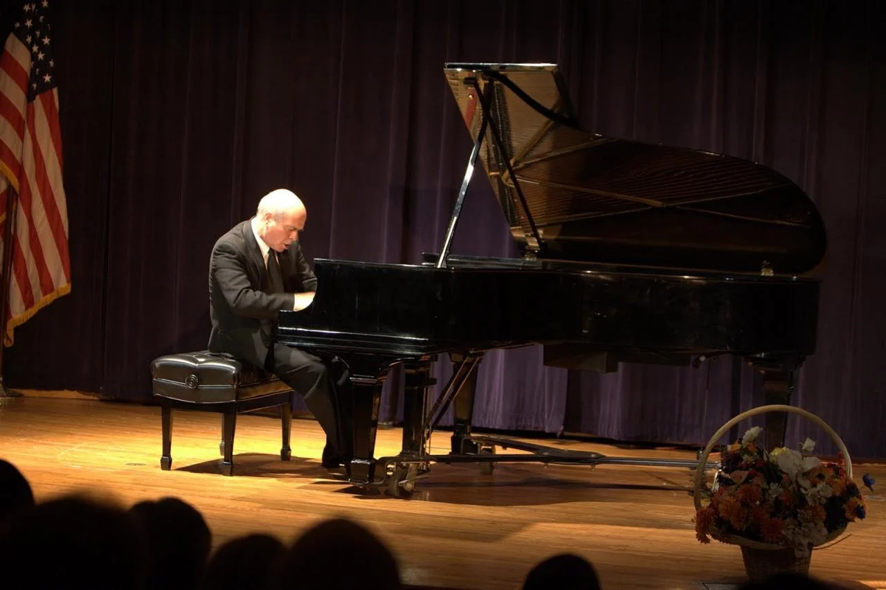 2009 1 Enrique_Graf_recital_1.7161313_large.JPG