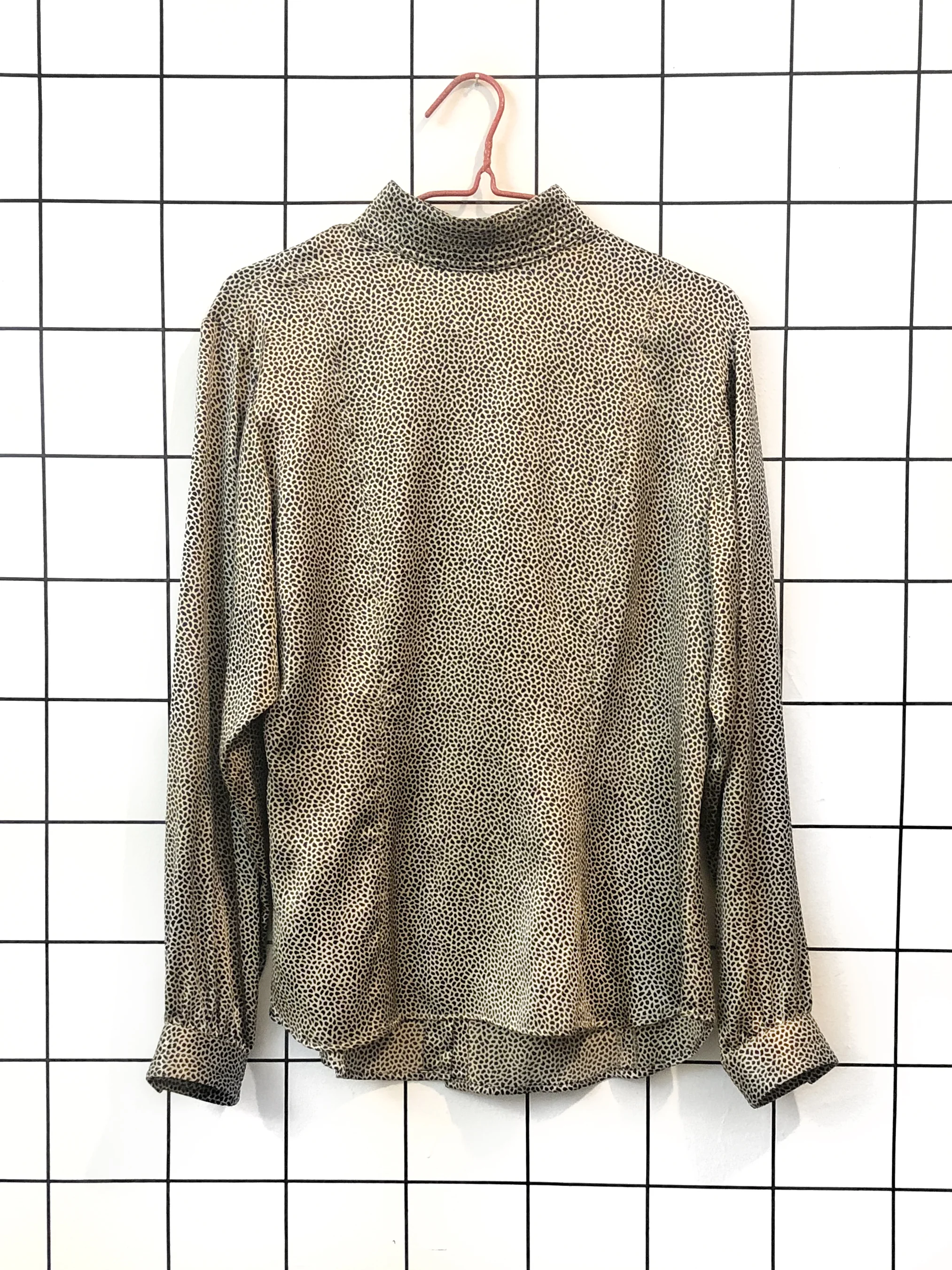 Silk collar top front hanger.jpg