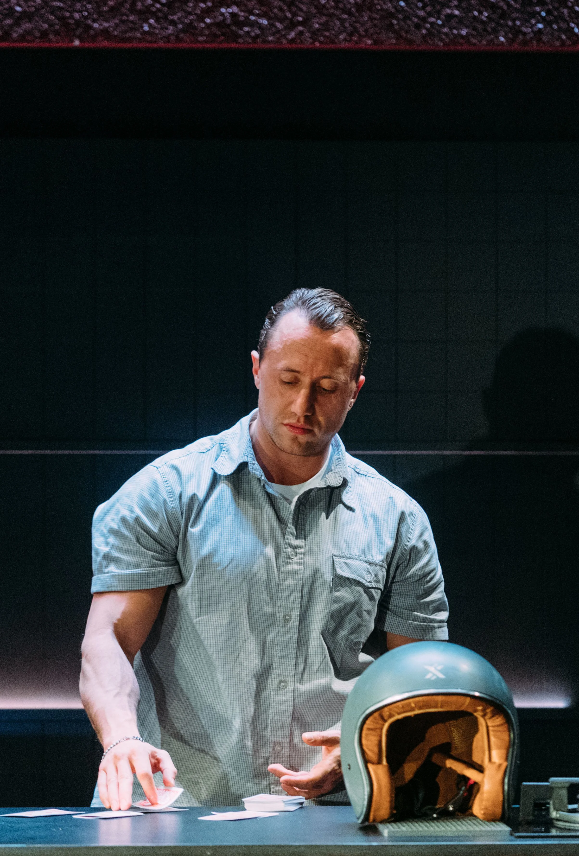 Dealer's Choice_Donmar Production 2_Helen Murray_4.jpg