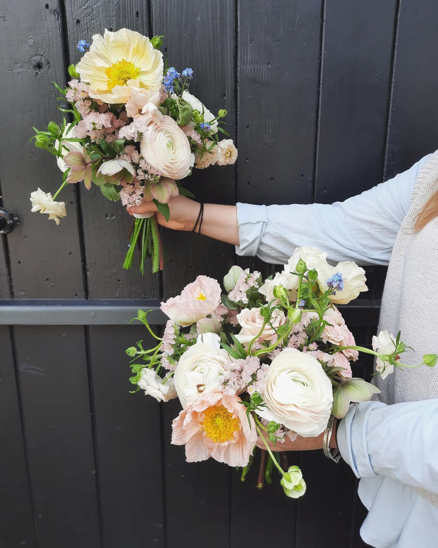 The prettiest soft sherbet spring maids with their hint of &quot;something blue&quot; ✨️ 
.
.
.
#springwedding #springtime #springbride
#springflowers🌸 #caughtflowerhanded
#weddingdayready #forgetmenot #poppies
#prettypastels #bridesmaidbouquet #ins