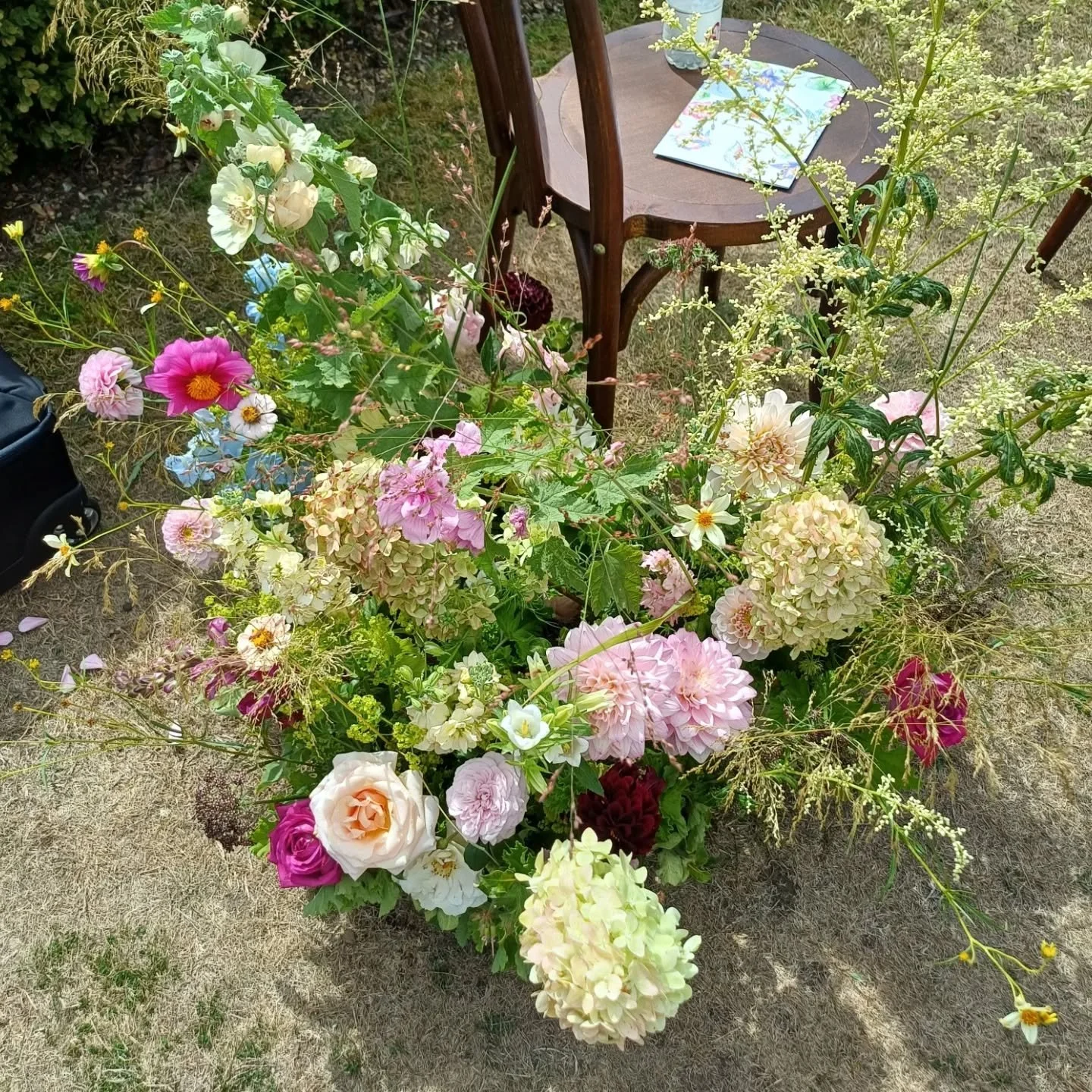 So many stunning moments from N &amp; K's summer garden party wedding. I can't wait to share, but for now, here&rsquo;s a peek at a few of their gorgeous aisle arrangements captured on my phone 🌸✨

Designed with elegance and purpose, these fresh org