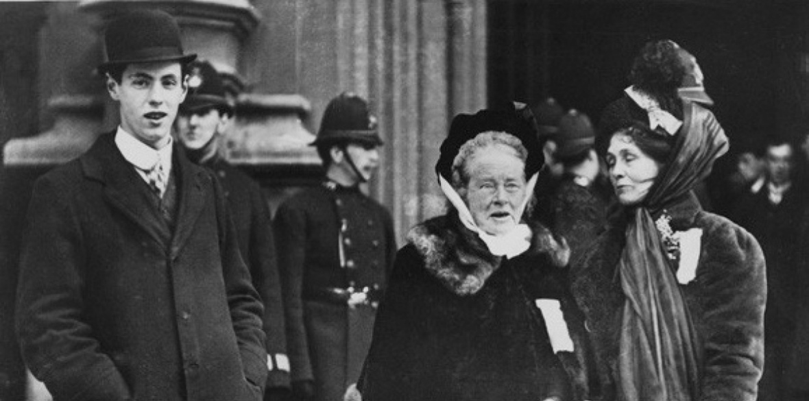 Elizabeth Garrett Anderson (centre) with Emmeline Pankhurst