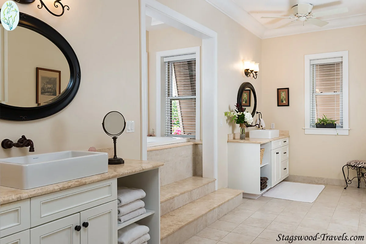 GWYT N R MOR 9_web_logo_site.jpg