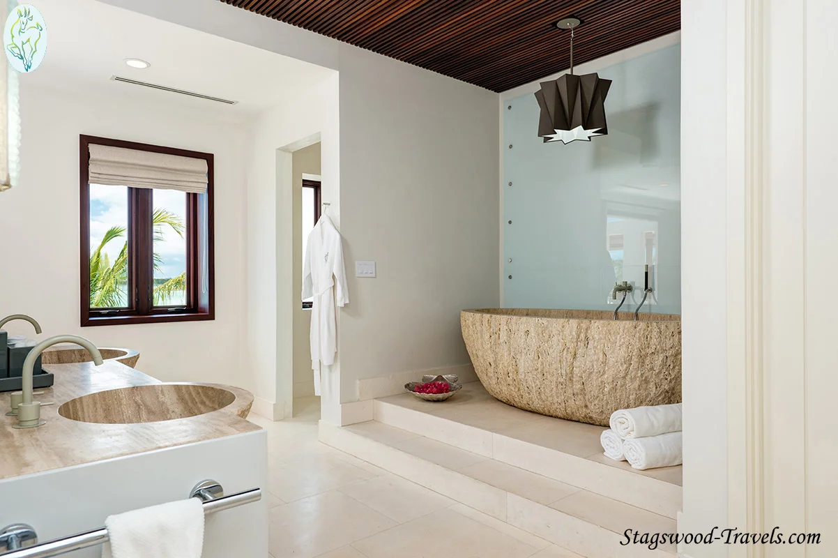 12. Turtle Tail Estate_08_web_logo_site.jpg