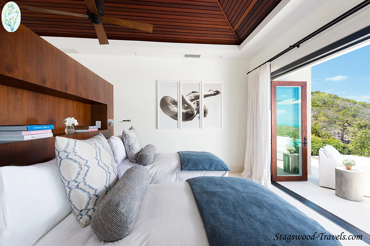 32. Turtle Tail Estate_23_web_logo_site.jpg