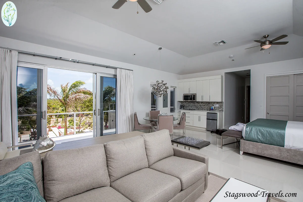 Kiangazi Studio 4_web_logo_site.jpg