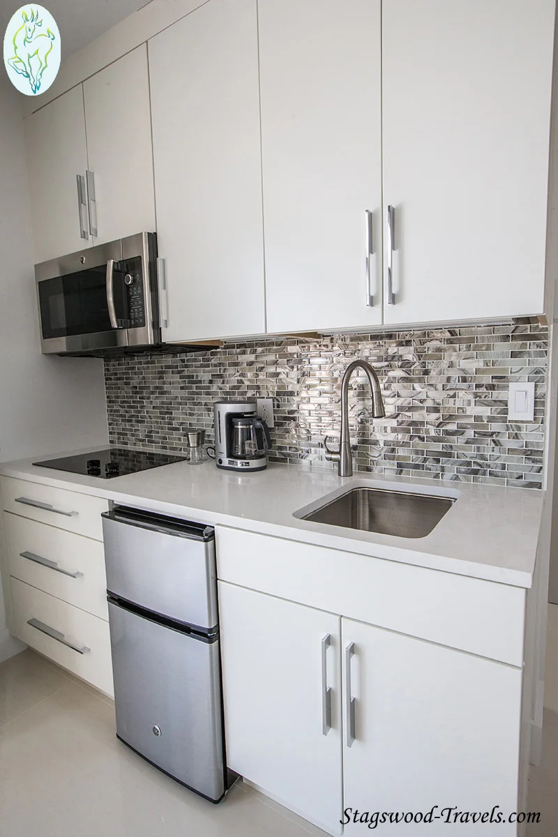 Kutulia Studio Kitchenette_web_logo_site.jpg