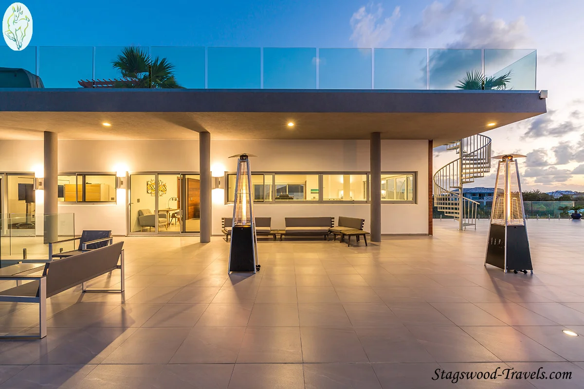 Villa Skyline 9384_web_logo_site.jpg