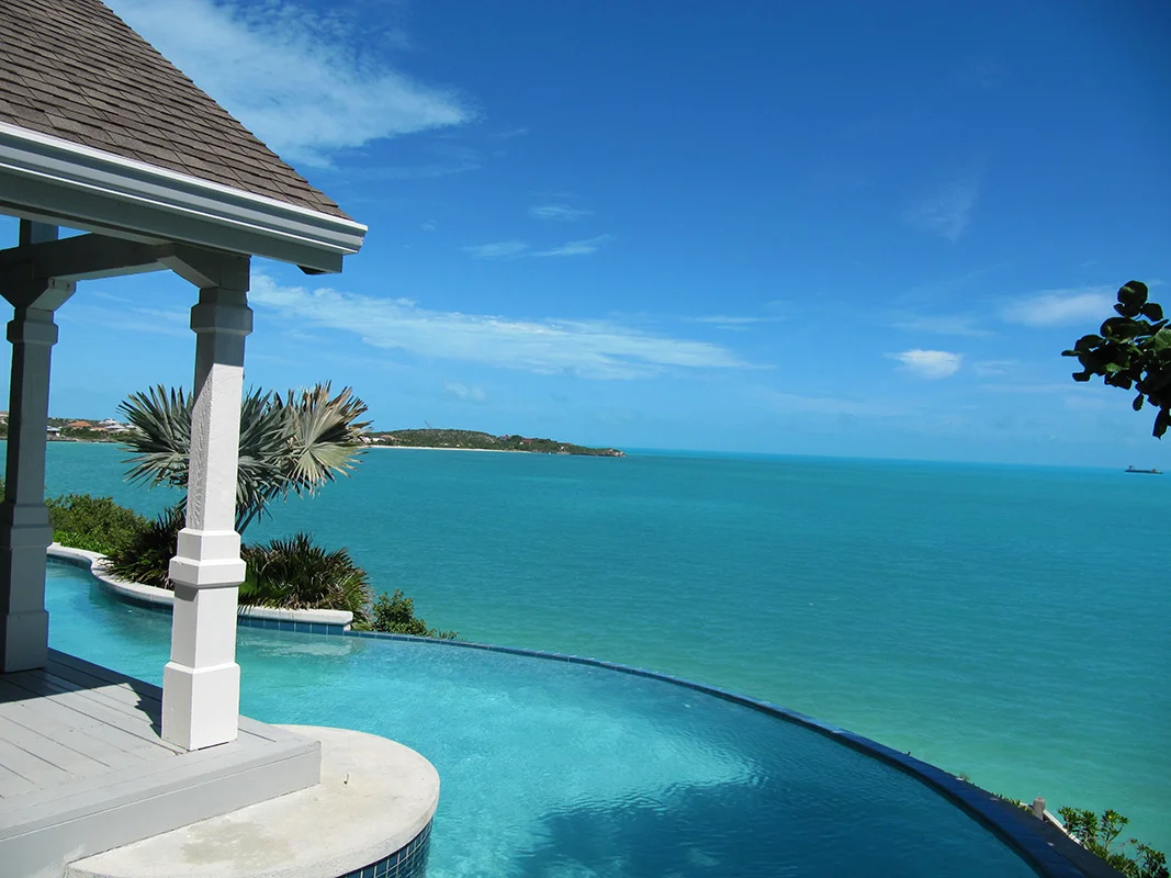 10. Pool and View_web.jpg