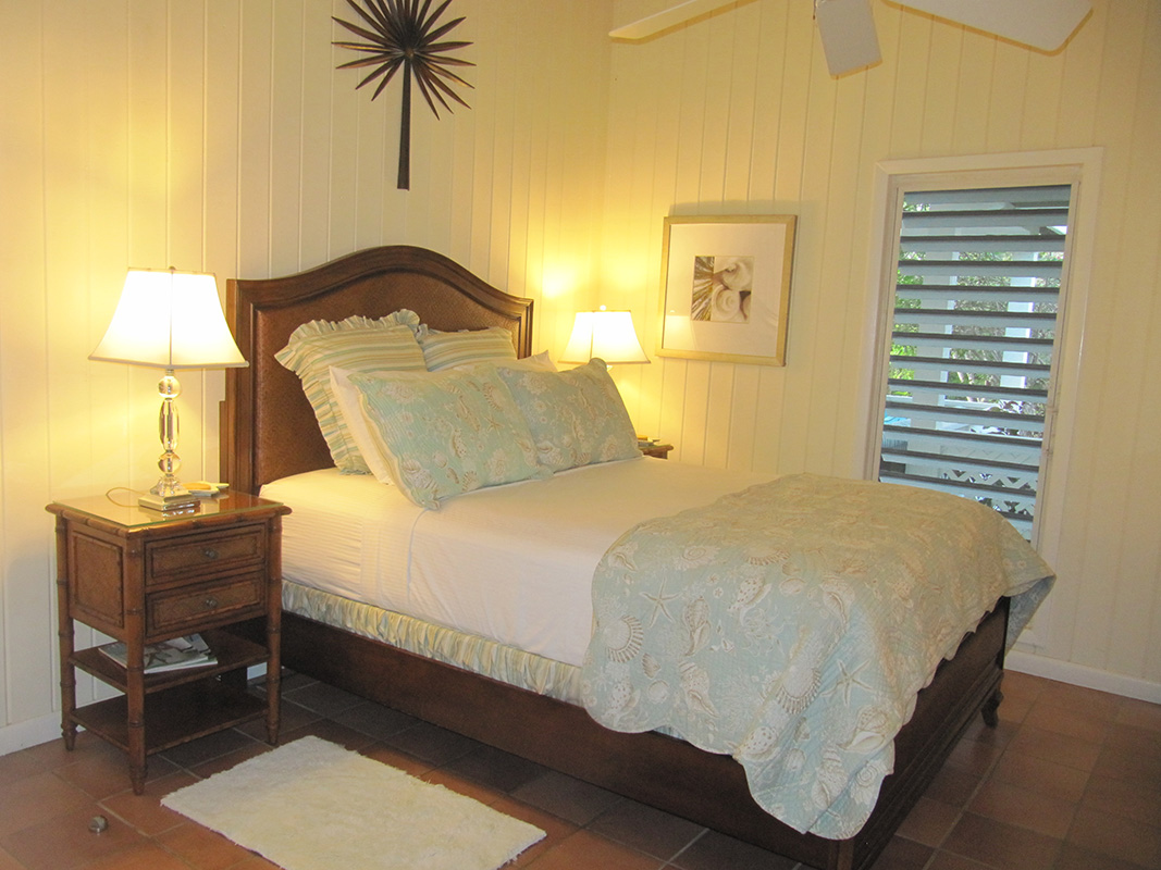 14. Queen Bedroom with ensuite bathroom_web.jpg