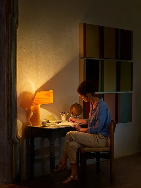 lzf-wood-lamp-table-workingsite.jpg