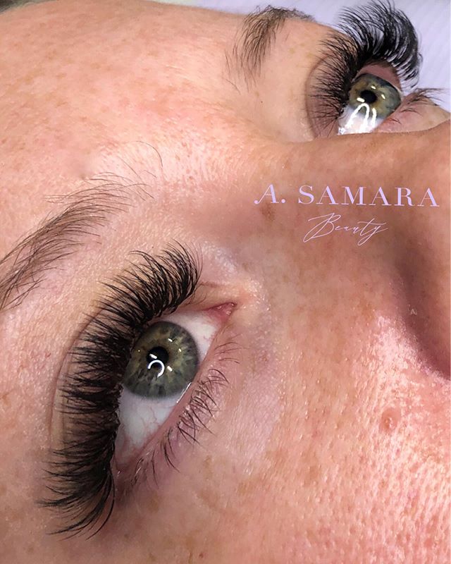 Ima just leave these wispy #hybrids here for you to enjoy 😏
.
Online Booking ~ asamarabeauty.com/contact .
.
.
#eyelashextensions #lashes #eyelashextensionsnearme #milwaukeelashes #milwaukeelashextensions #mkelashes #classic #classicset #volumeset #
