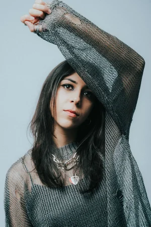 Nadia Sheikh Official Website — Bio(03)