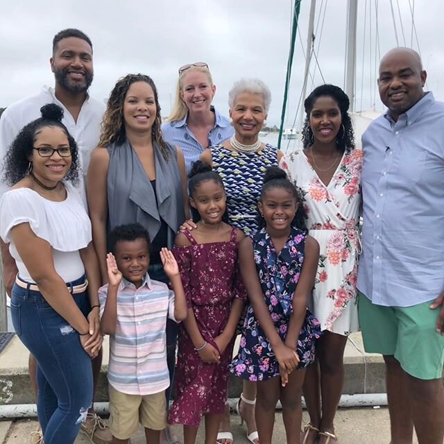 Join me this week on Martha&rsquo;s Vineyard as Home, Life &amp; Style airs at a special Father&rsquo;s Day time 1:30pm! 😎Meet Homeowners Calvin, and April and their friends and family.  We&rsquo;ll tour their home in East Chop, explore the African 