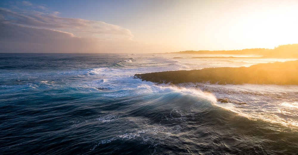 Oahu-Hawaii-Ocean-waves-Morning-Breaks.jpg