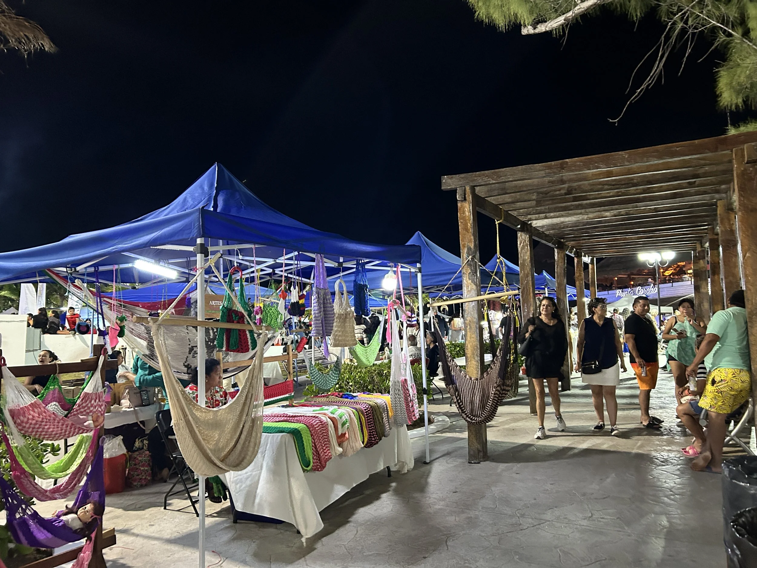 Visit the artisan Market!