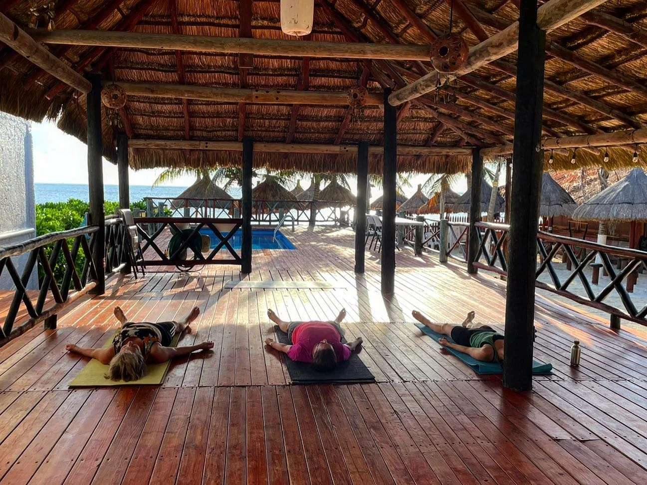 Hatha Yoga Flow every Monday to Saturday starting at 8:00 AM 🧘🏽&zwj;♀️ &mdash; $200 pesos &mdash; Mats and props available ✨ #puertomorelos #divinglodgedowntown #palapayogasessions #holidayyoga ✨ More info on our website, link in bio 🙏🏽 See you i
