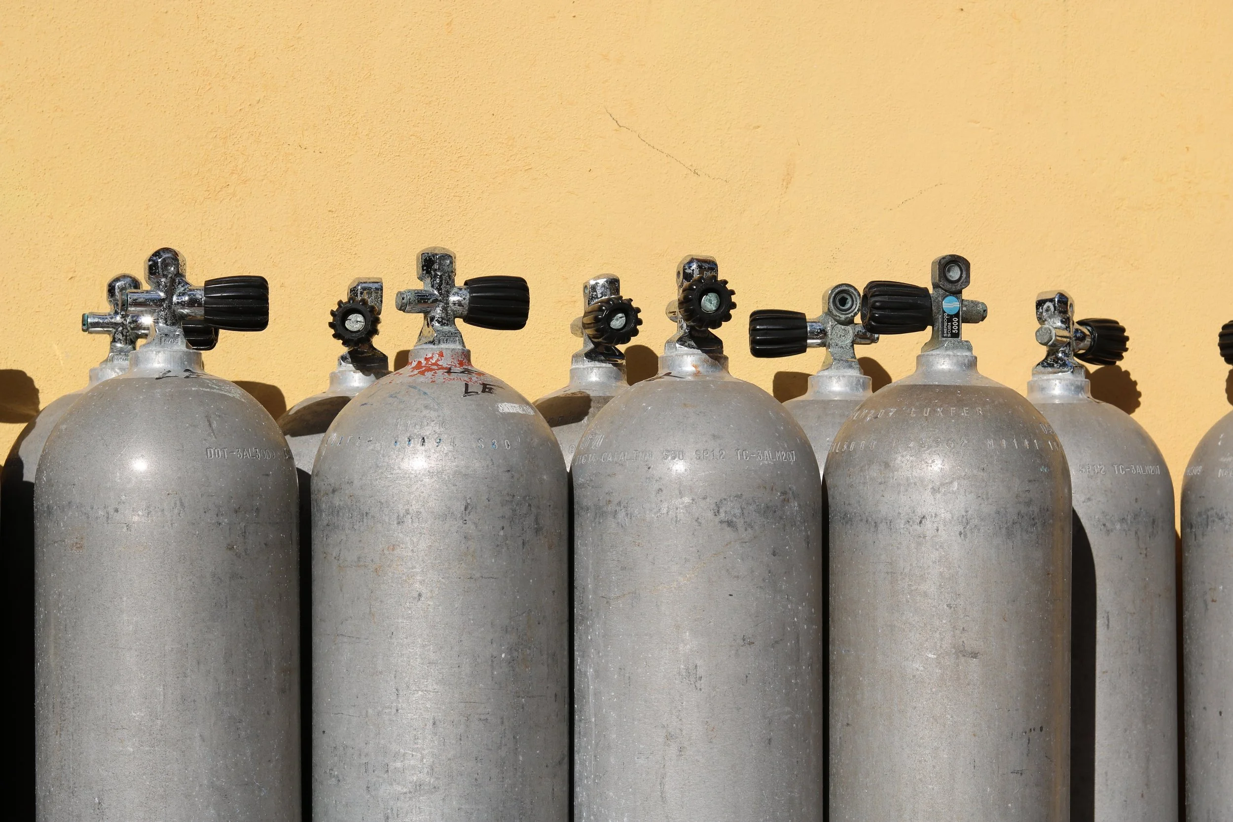 Scuba-Tanks.JPG