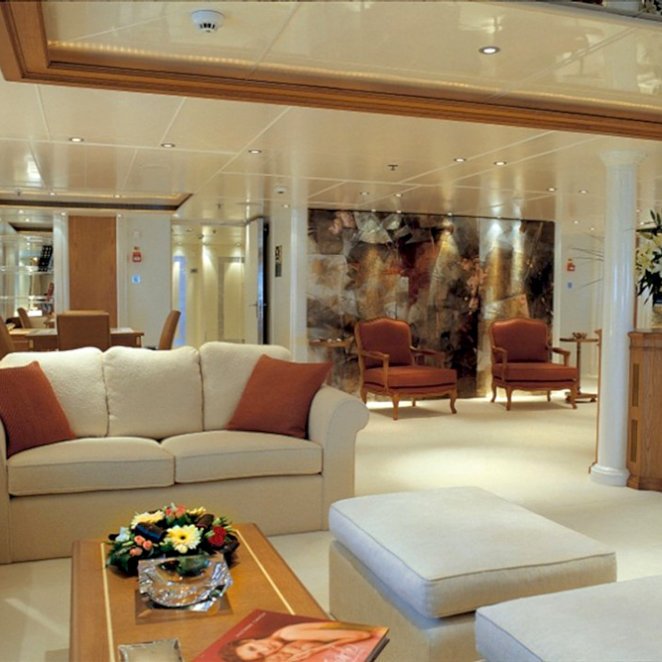 ELEGANT-007-yacht-main-salon-7.jpeg