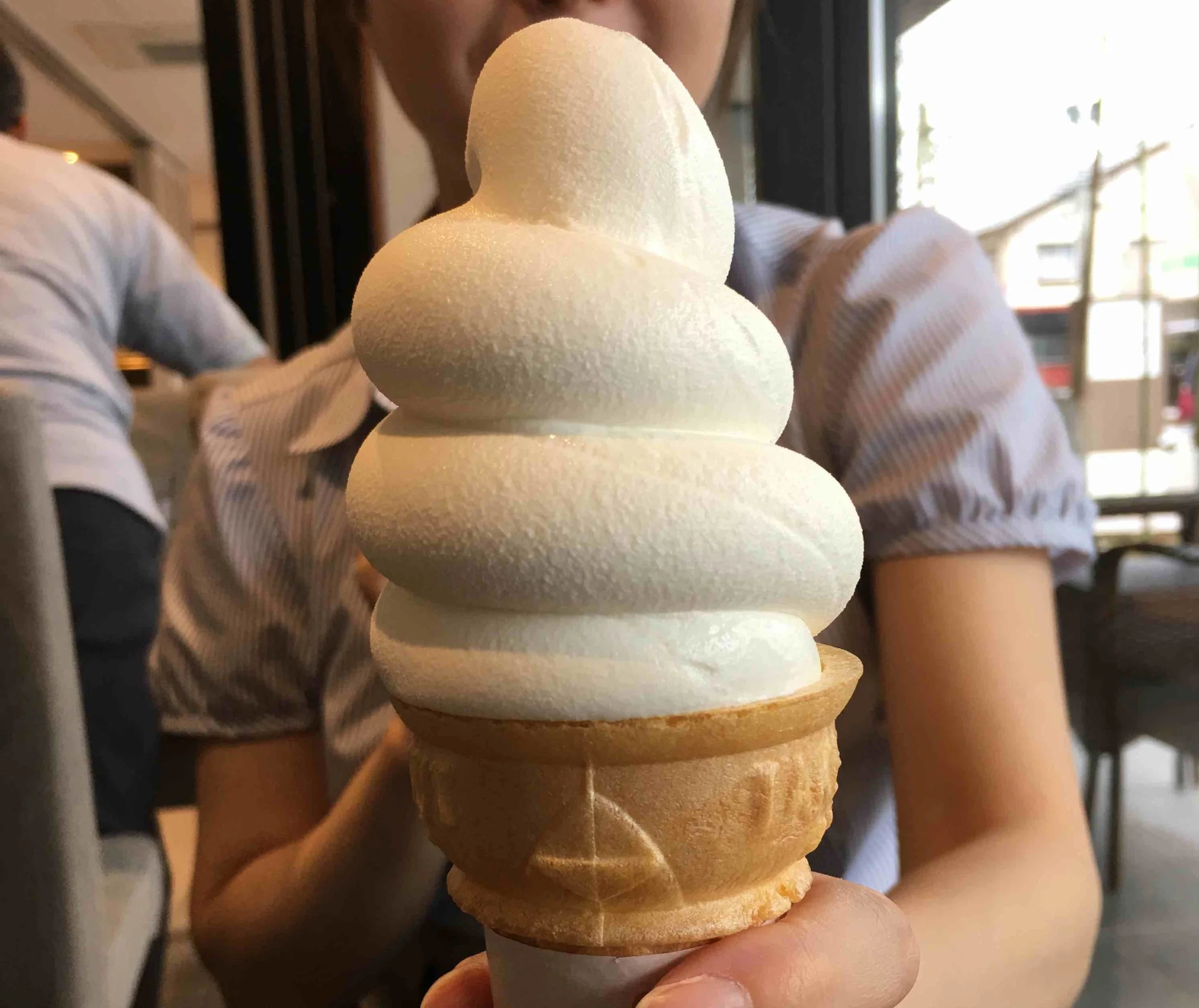写真は単品のソフトクリーム。インスタ映えしそう!