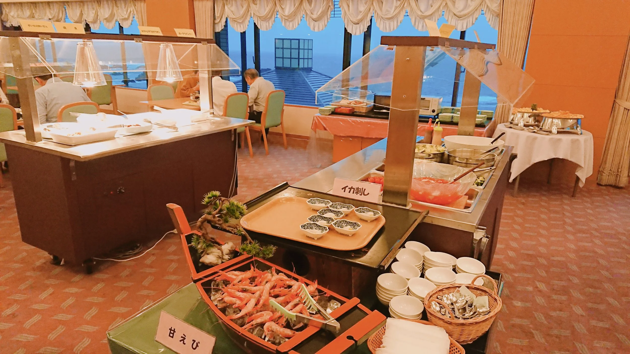 朝食バイキング