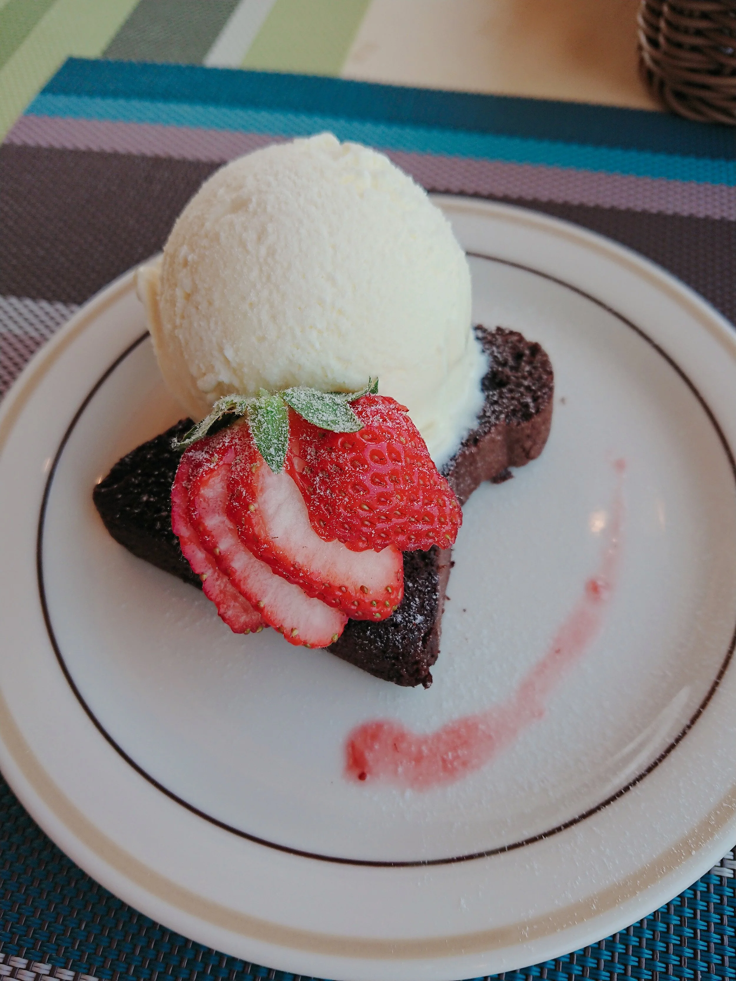 米粉のガトーショコラ(300円) 4月に行った時はいちごが乗っていました