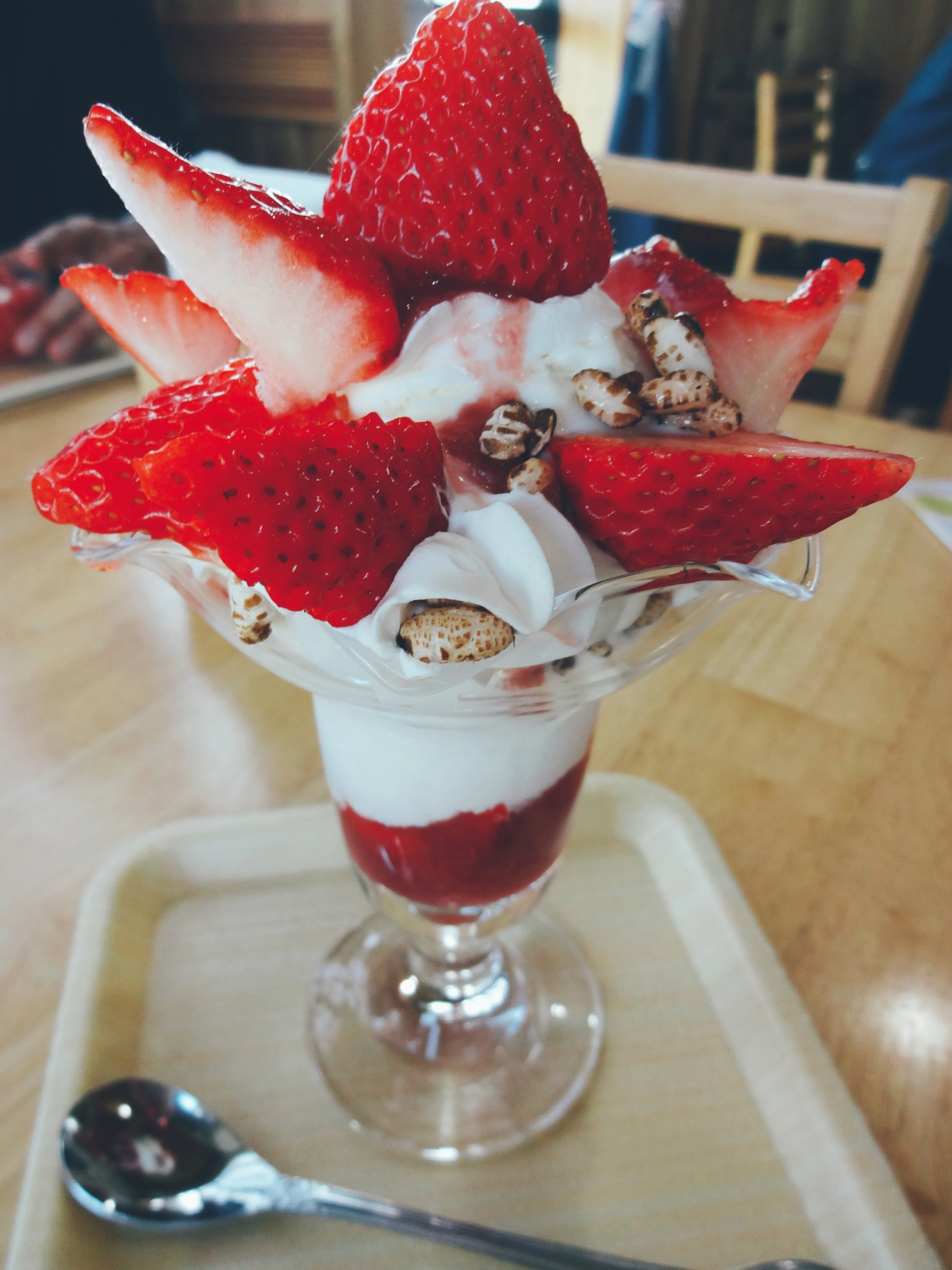 フルーツパフェ(いちご)