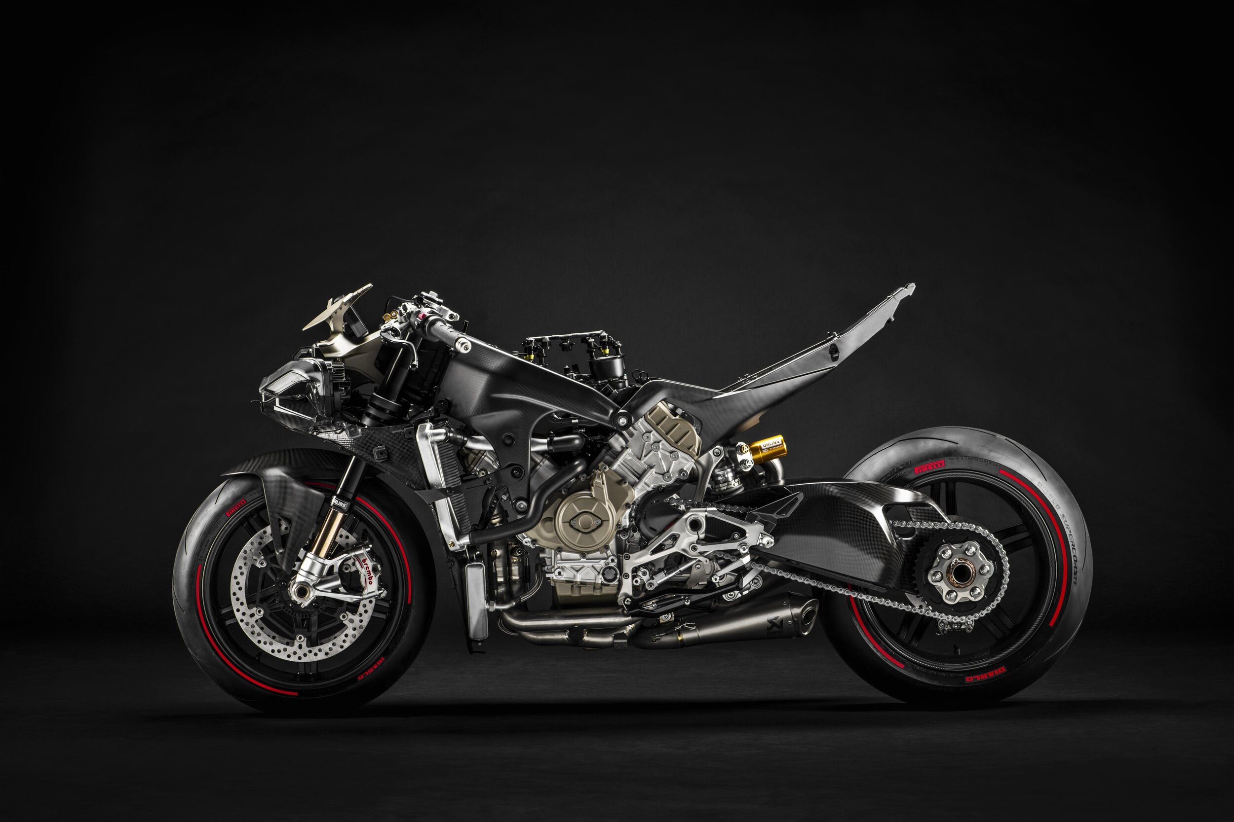 14_Ducati Superleggera V4_UC145967_High.jpg