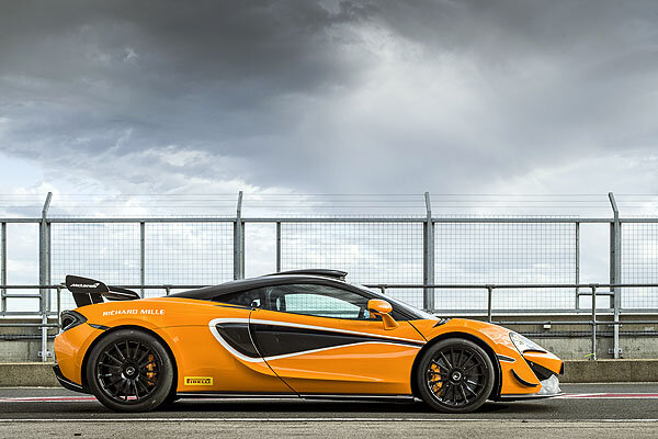 McLaren_620R_2.jpg