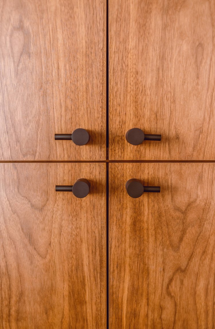 How to pick kitchen cabinet handles, Kitchen cabinet hardware — BAUFORMAT  SEATTLE