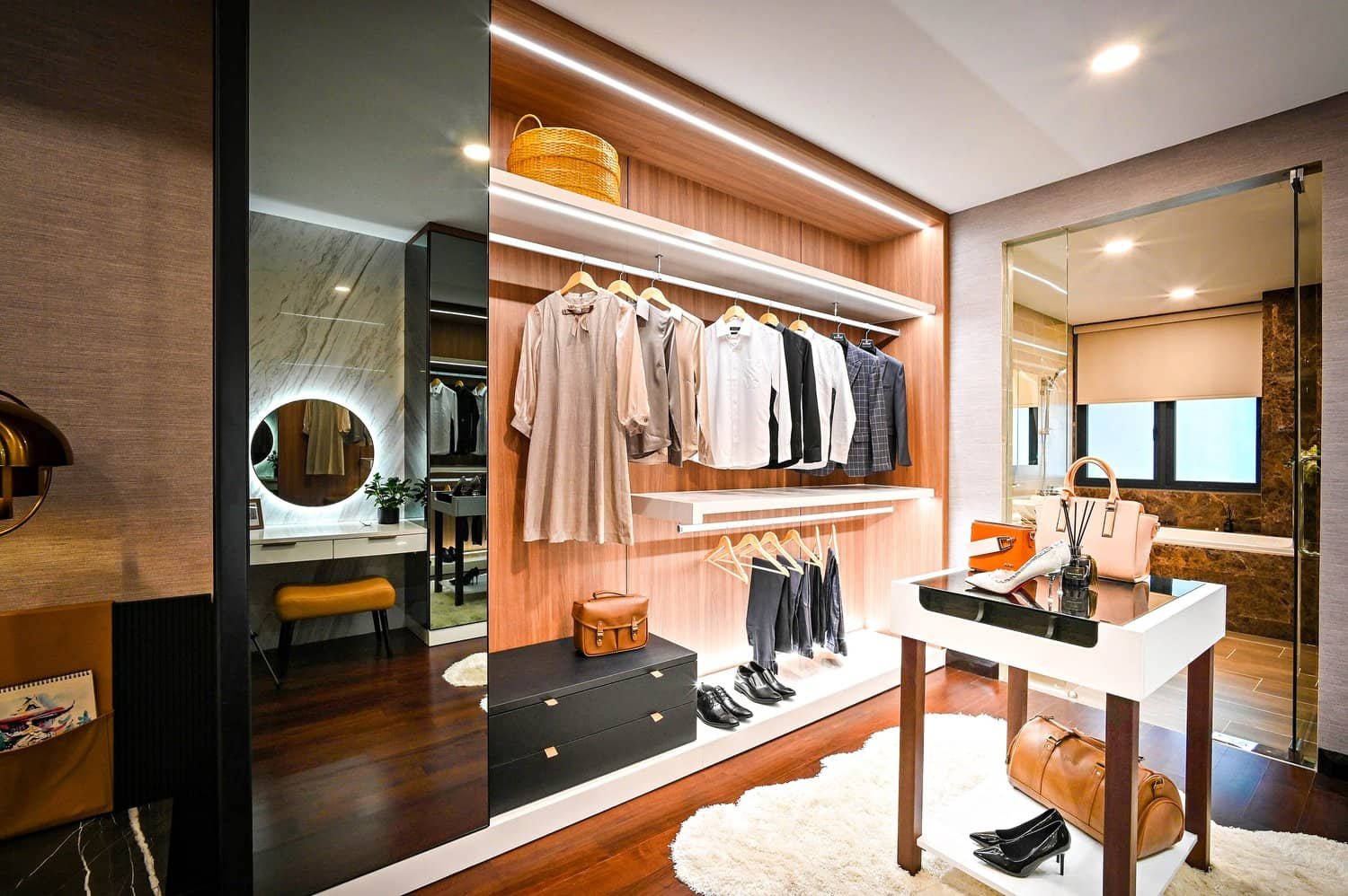 Walk-in Closet